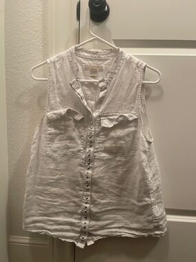 Michael Kors White Sleeveless Button-Down Pocket Top
